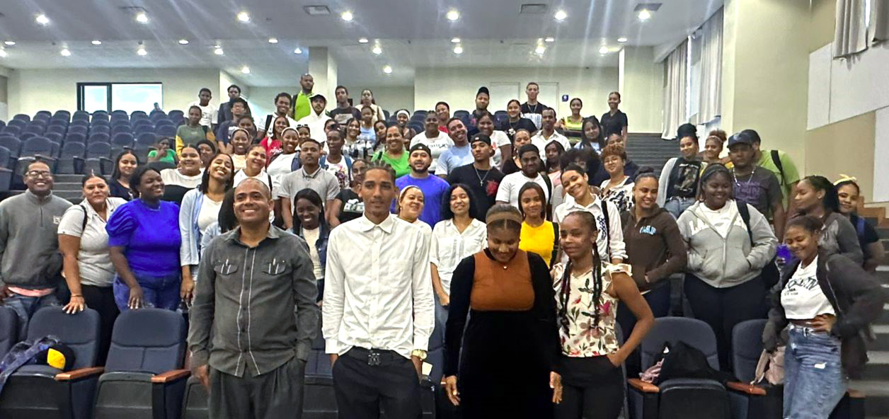 Día Mundial de la Filosofía en el Centro UASD-Azua (6)